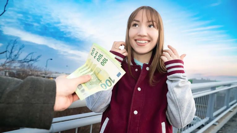 [PublicAgent] Kate Quinn – Dance for me Kate