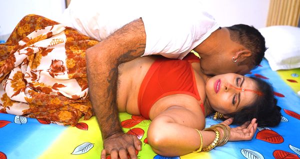 [DesiBang] Busty Indian MILF Gets Nailed