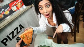 [LatinaMilf] Marina Maya – Big Tip For The Waitress
