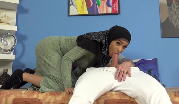 [SexWithMuslims] Agatha Santos – Sexy babe in hijab sucked hard cock instead of her duties