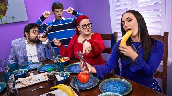 [FreeuseFantasy] Lily Jordan – It’s a Holiday for Fuck’s Sake! Don’t Use Your Phone When Your Family is Fucking You